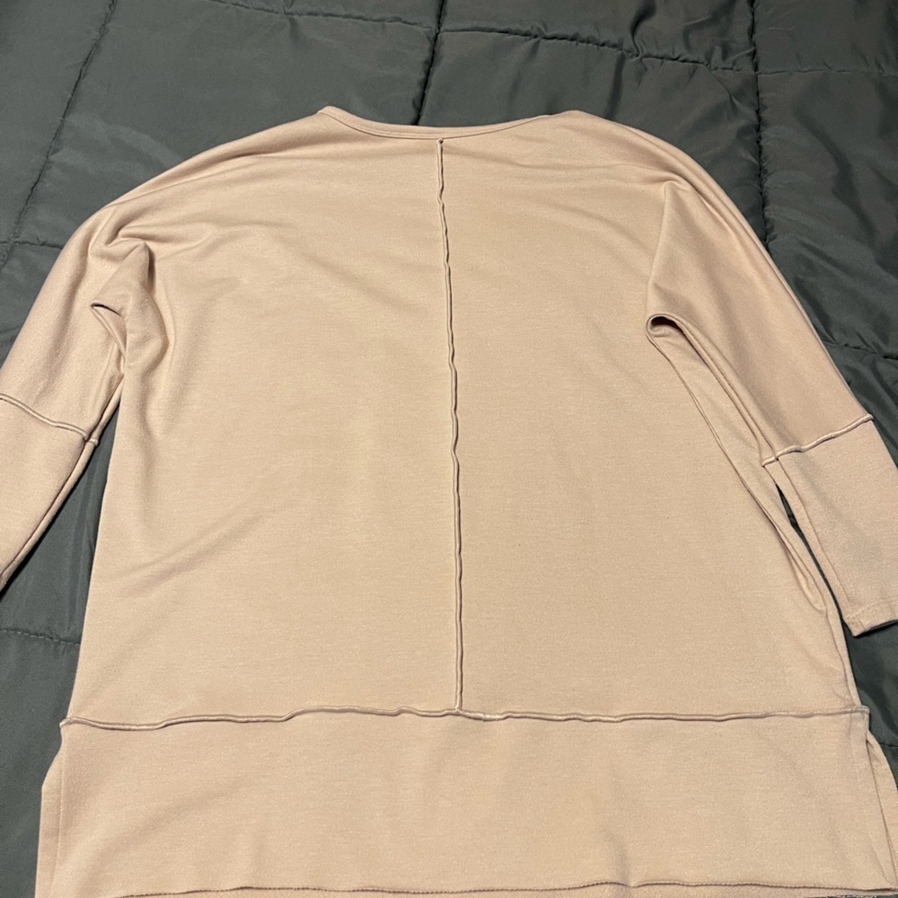 Spanx Top Perfect Length XS Beige Dolman Sleeve Raw Seams Comfy Knit - Picture 9 of 9